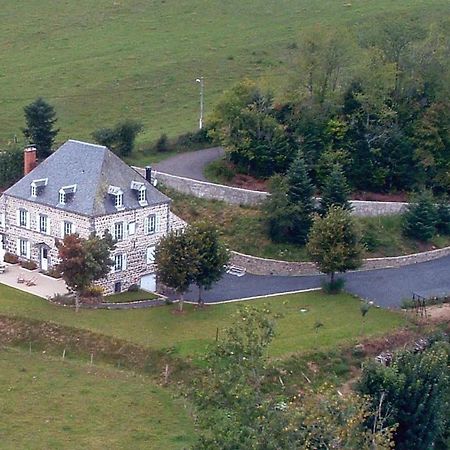 Maison d'Hôtes La Nichée Rochefort-Montagne Extérieur photo