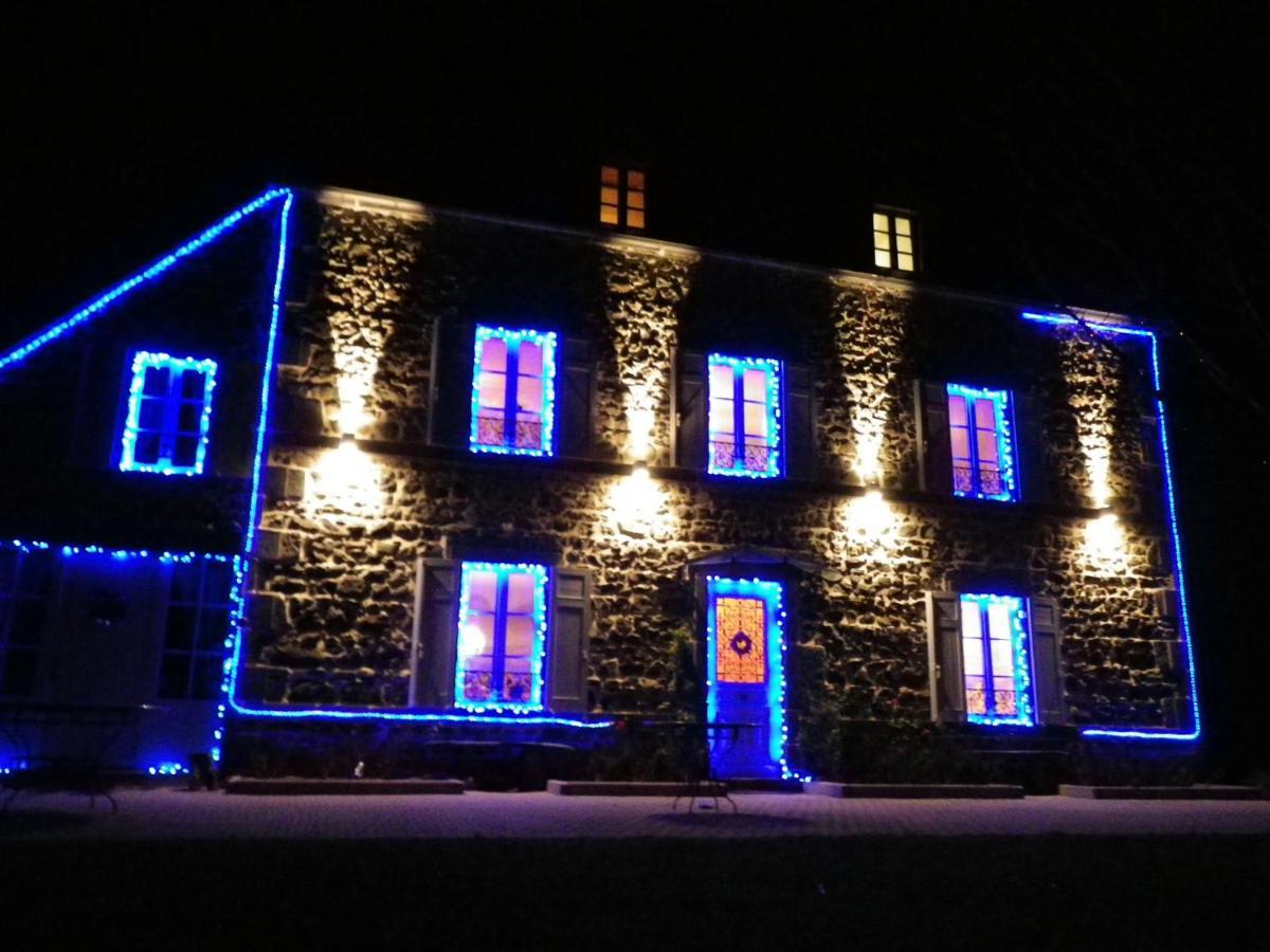 Maison d'Hôtes La Nichée Rochefort-Montagne Extérieur photo
