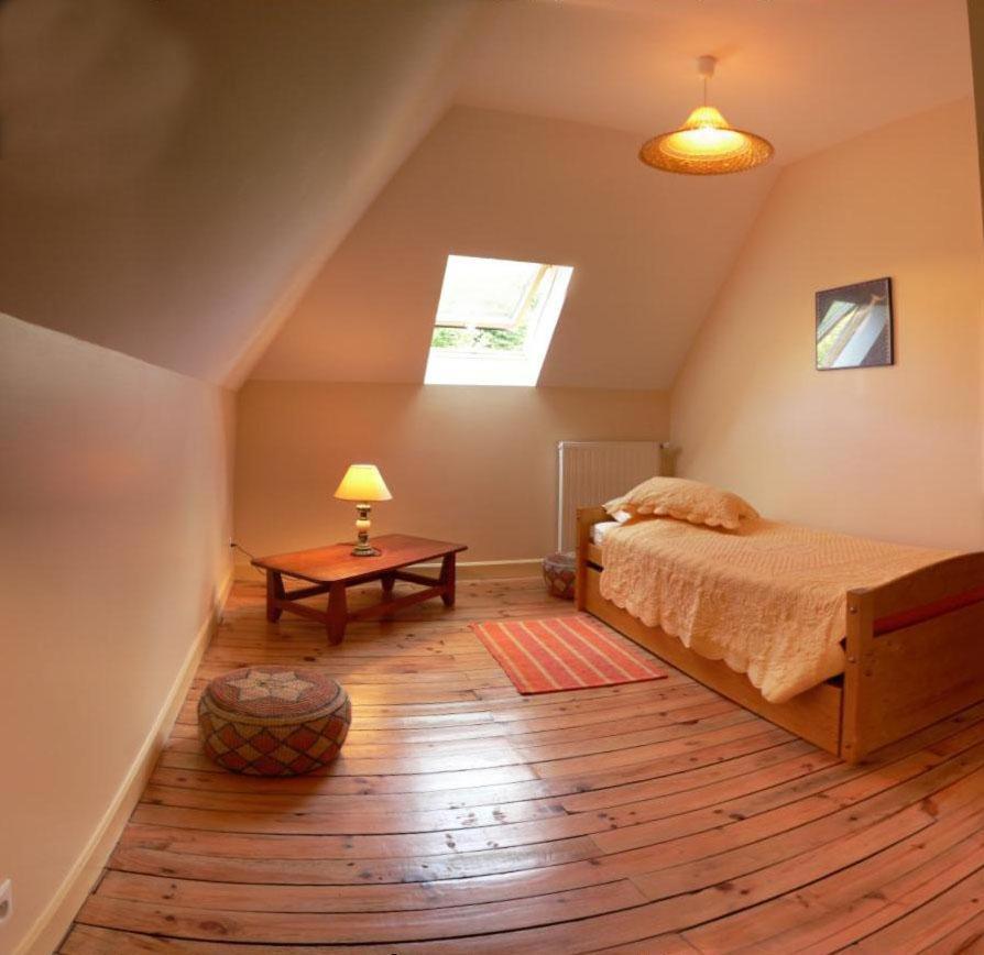 Maison d'Hôtes La Nichée Rochefort-Montagne Extérieur photo