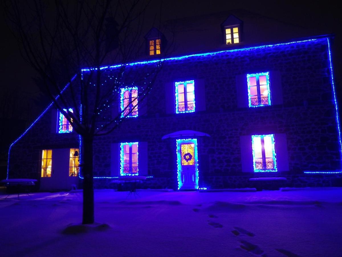 Maison d'Hôtes La Nichée Rochefort-Montagne Extérieur photo